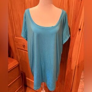 Athleta scoop neck Tee shirt